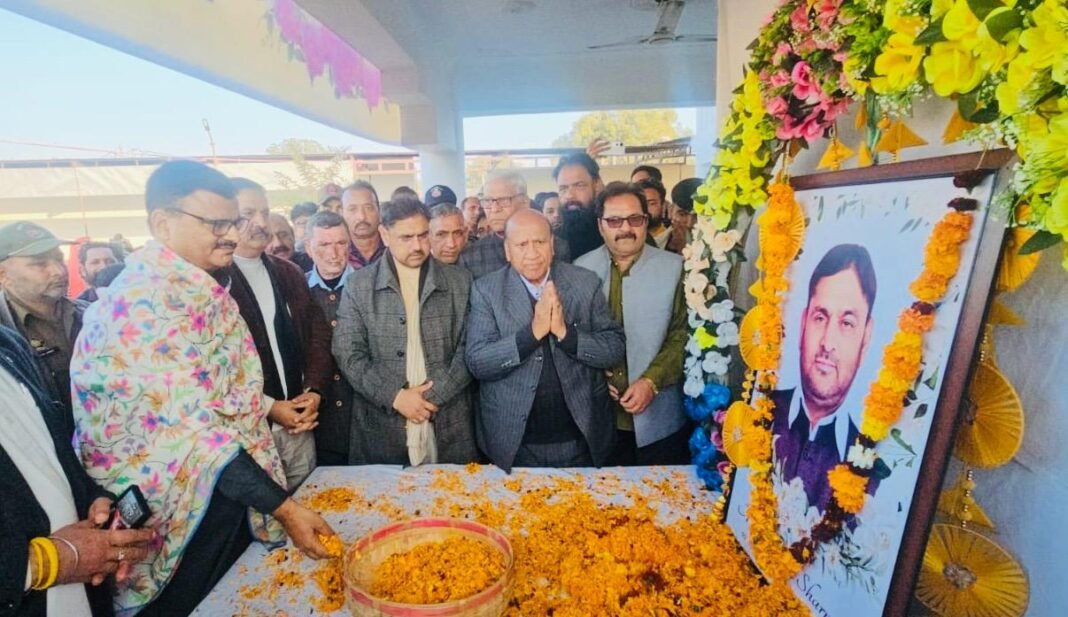 Javed Rana, Satish Sharma pay tributes to Late Madan Lal Sharma on his 5th death anniversary
