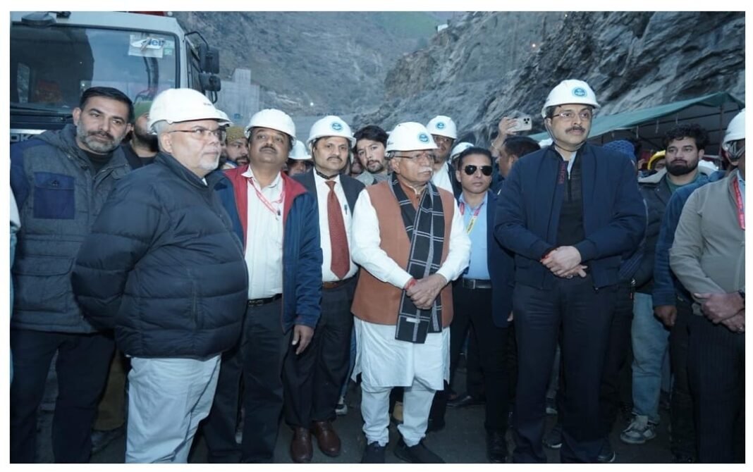 UNION POWER MINISTER REVIEWS SALAL, SAWALKOT AND RATLE HYDROELECTRIC PROJECTS