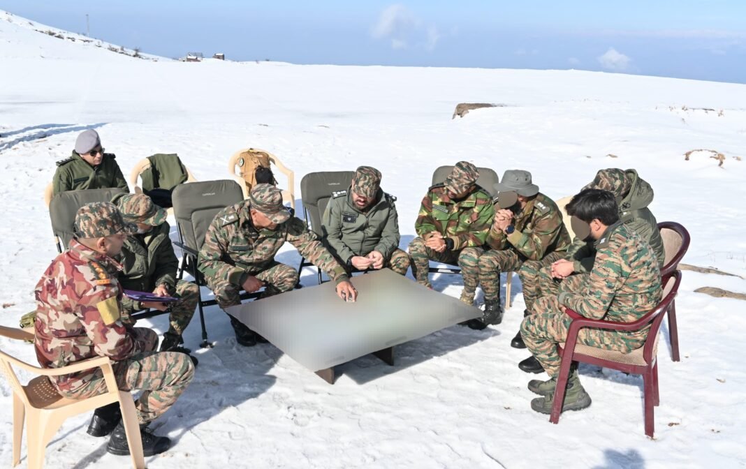 Top Indian Army Commander Monitors Anti-Terror Operations in Basantgarh